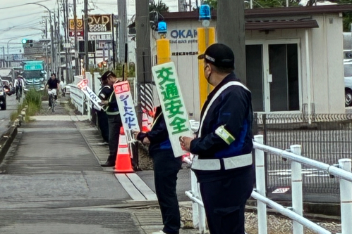 交通安全立哨活動の写真